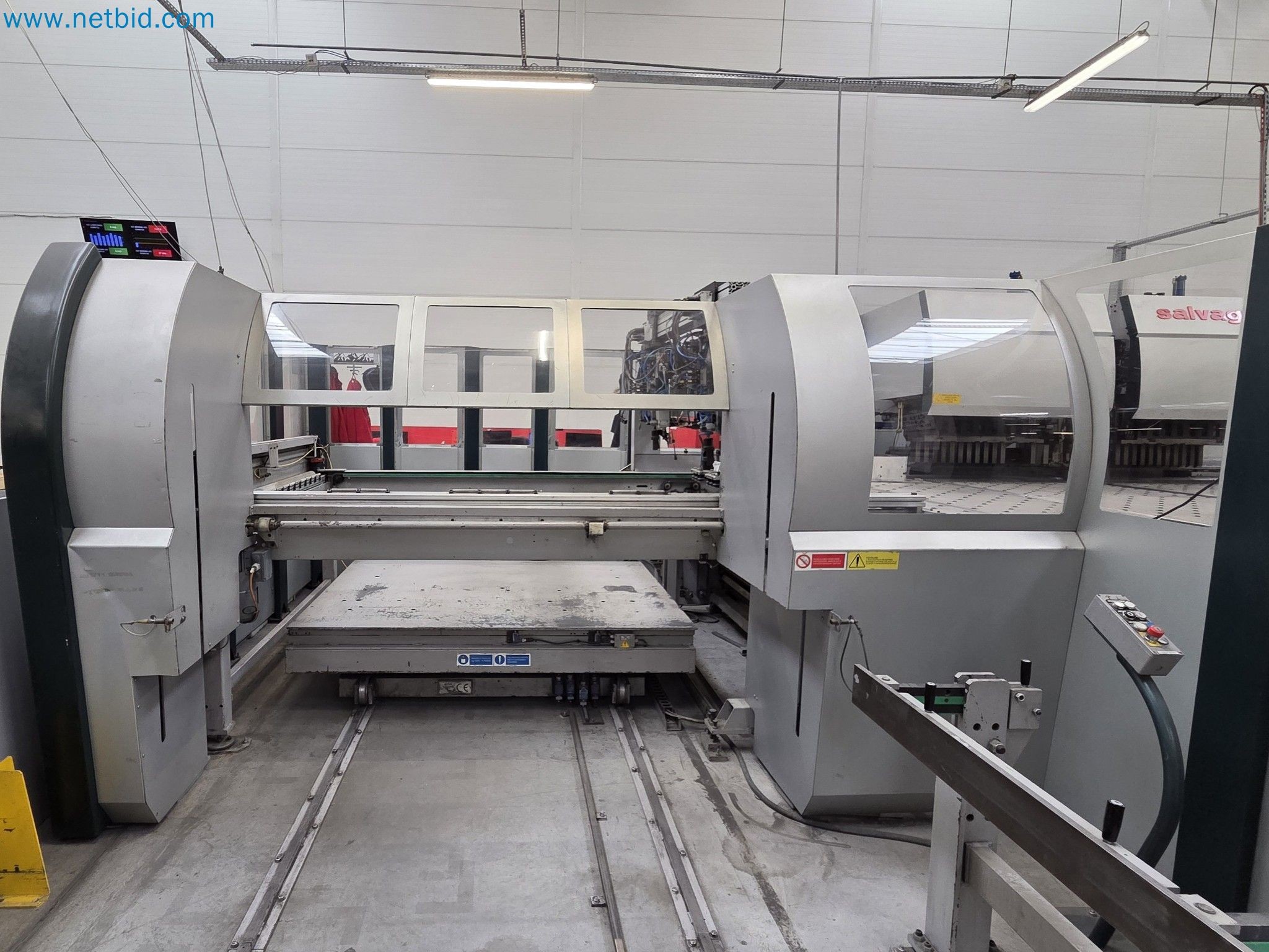 Automatic panel bending machine 
-3