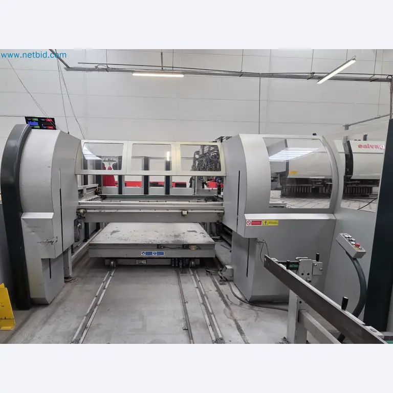 Automatic panel bending machine
-3