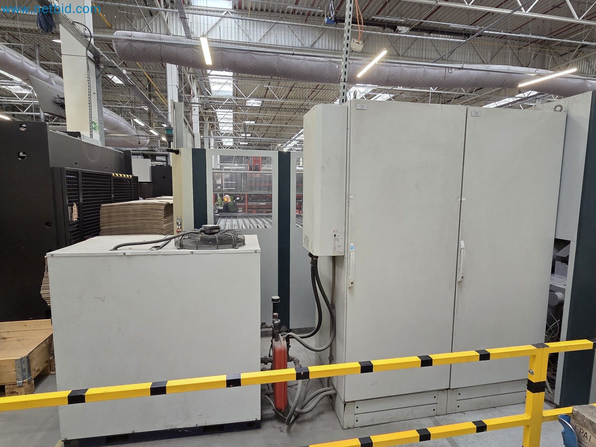 Automatic panel bending machine 
-41
