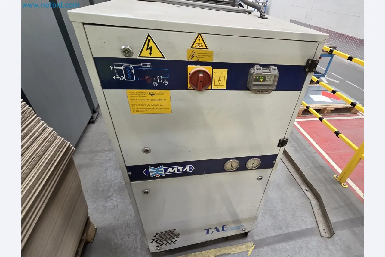 Automatic panel bending machine
-44