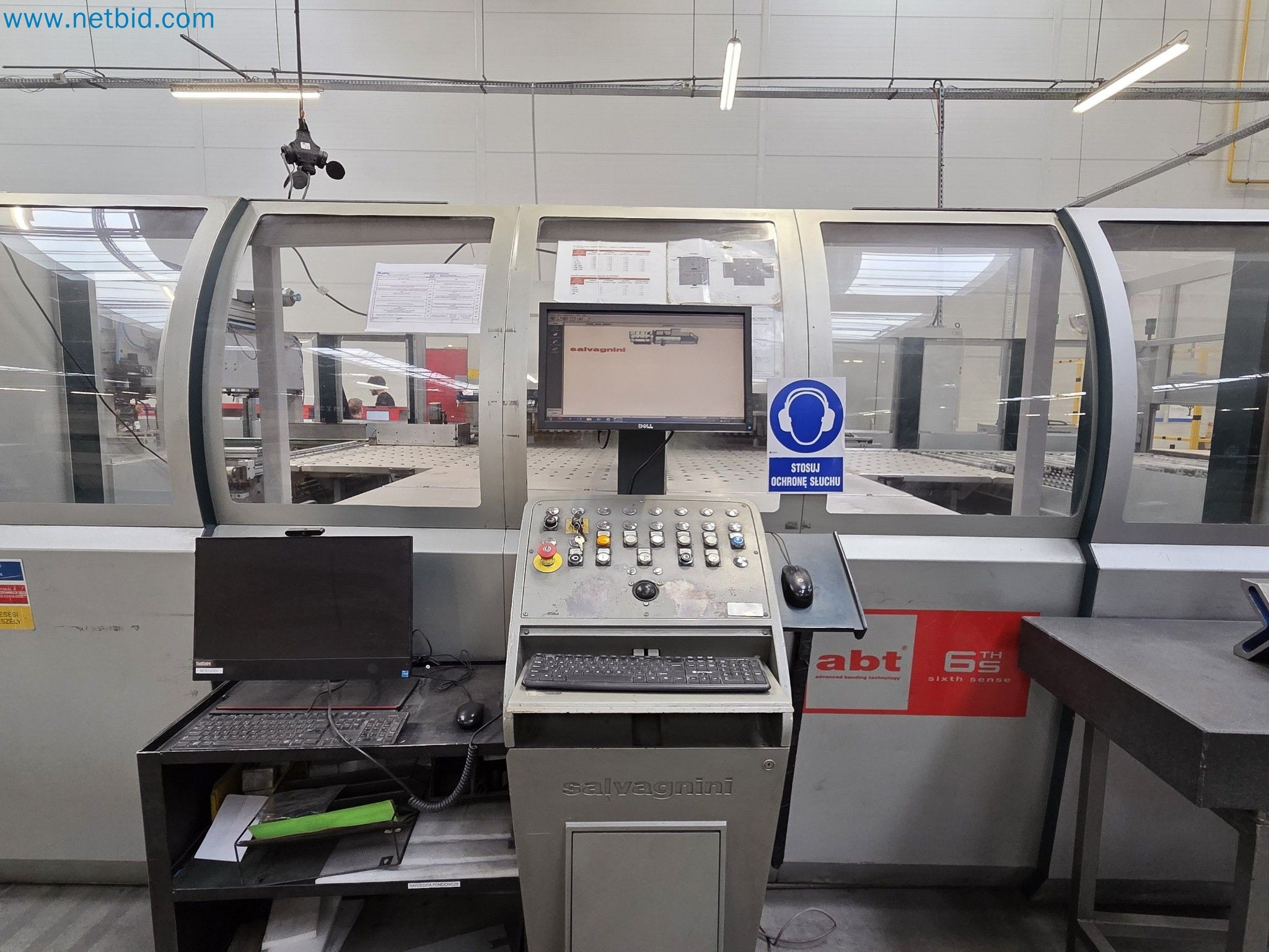 Automatic panel bending machine 
-5