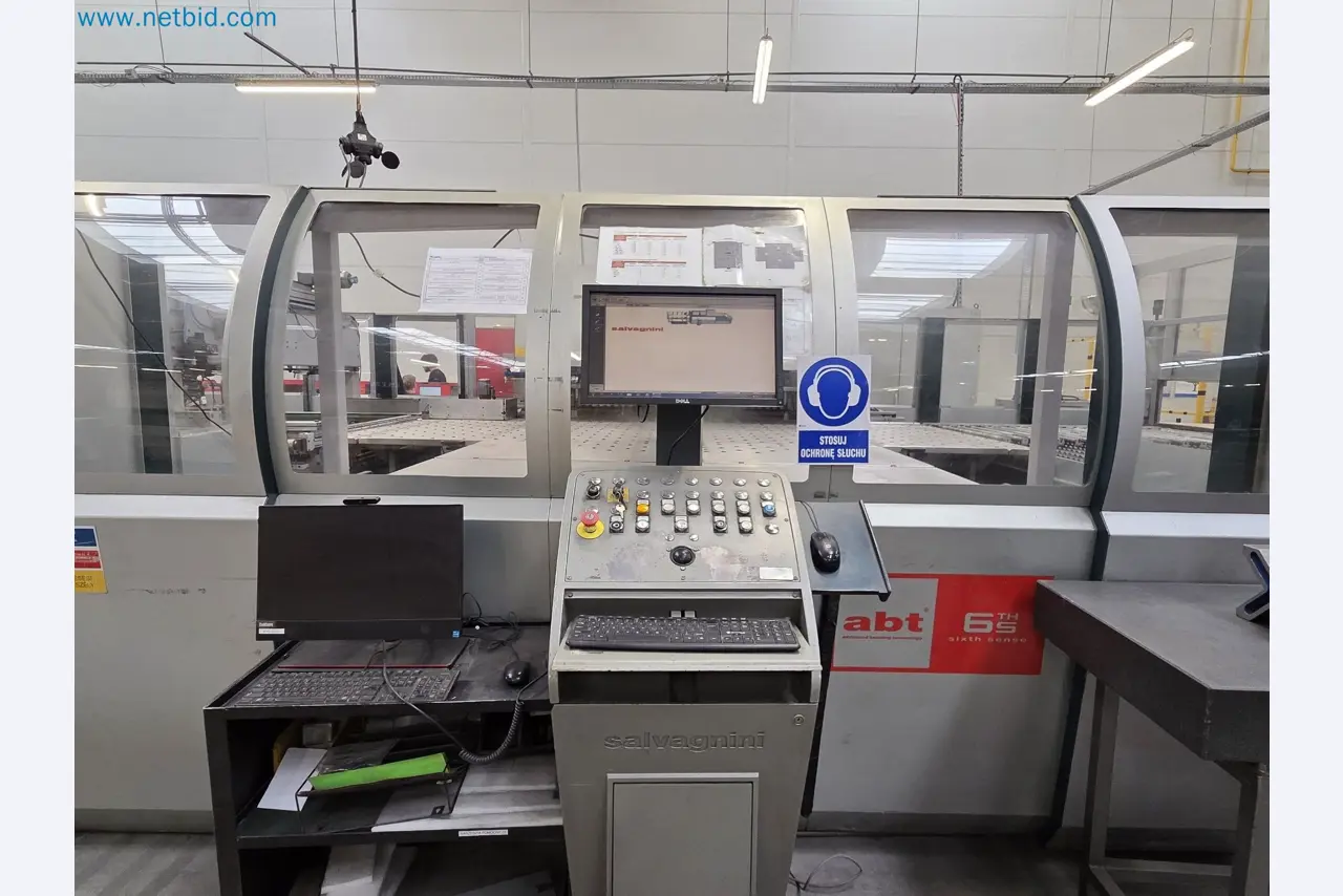 Automatic panel bending machine
-5
