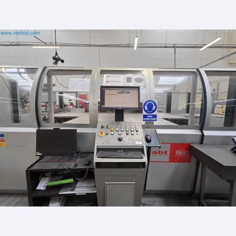 Automatic panel bending machine
-5