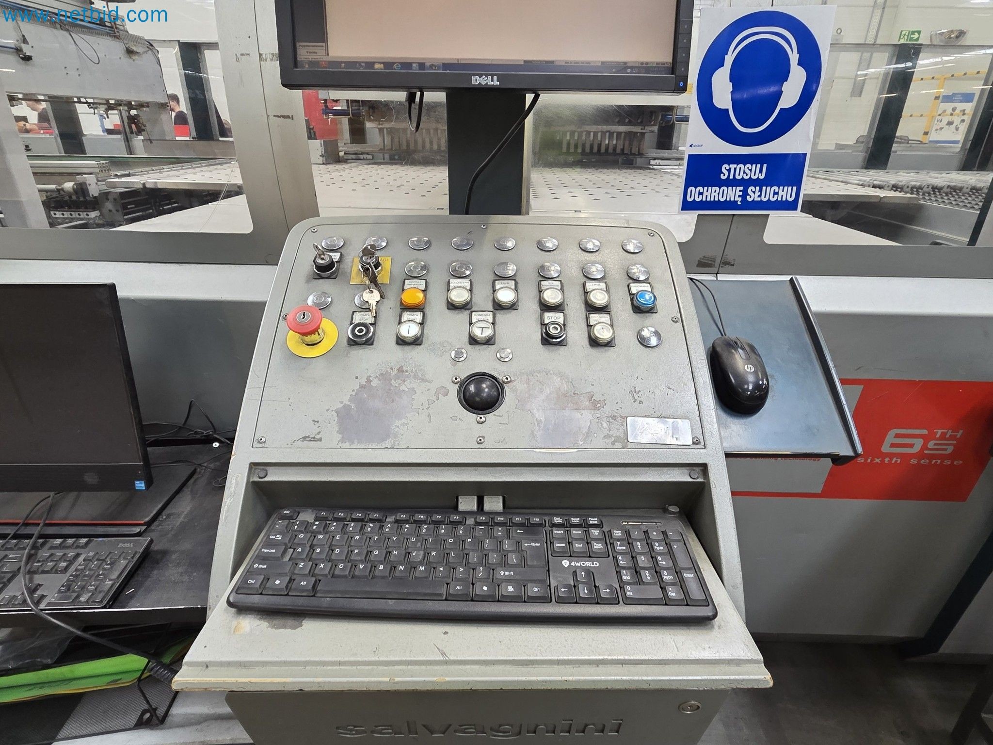 Automatic panel bending machine 
-7