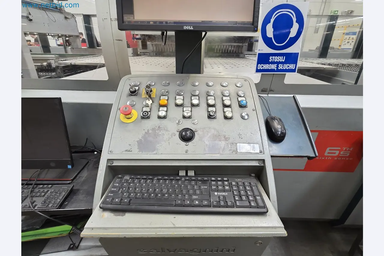 Automatic panel bending machine
-7