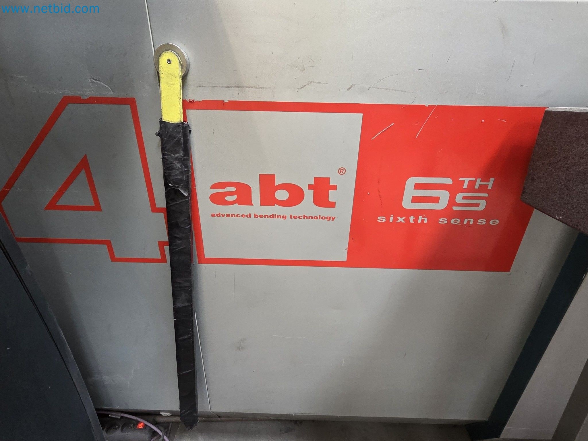 Automatic panel bending machine 
-8