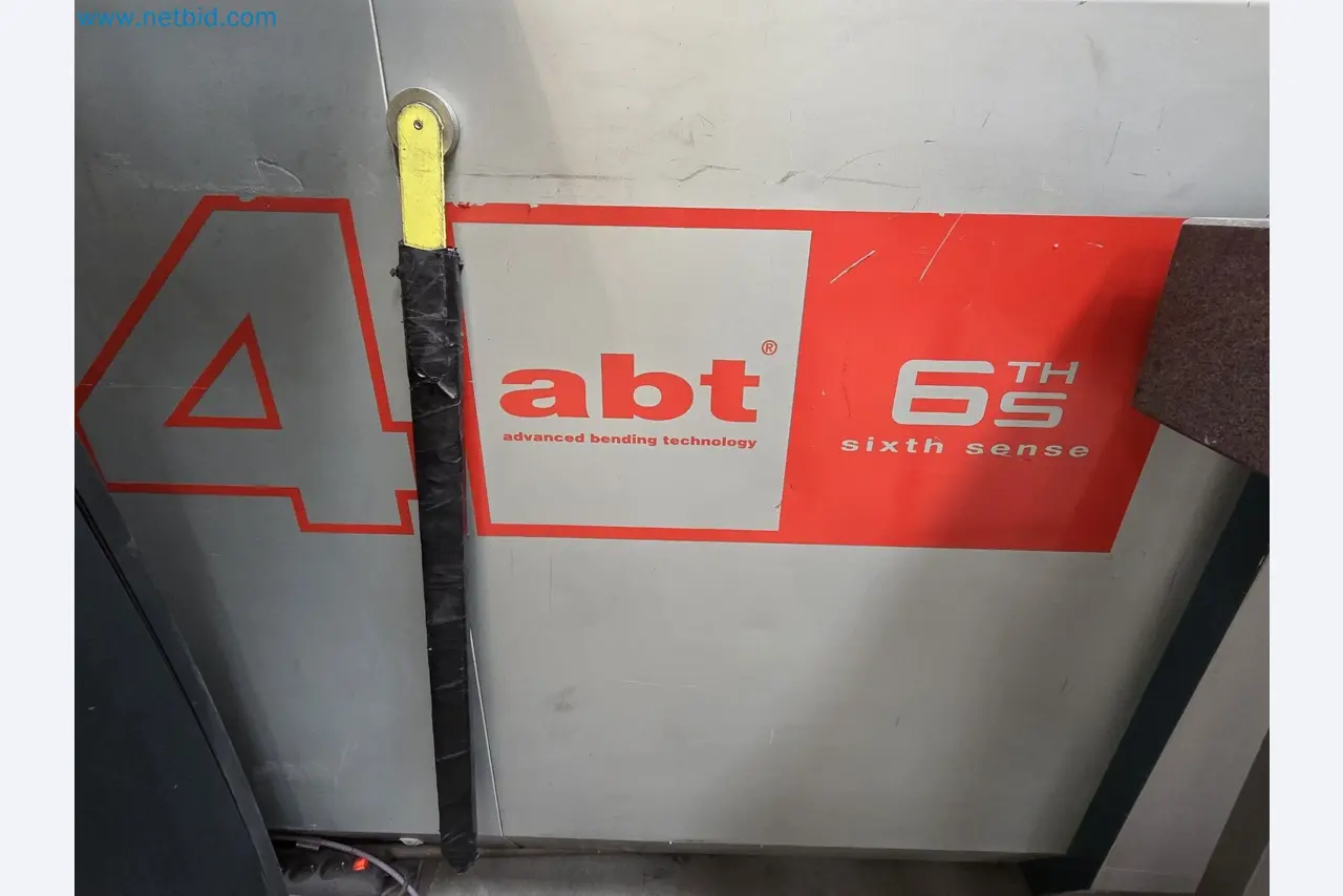 Automatic panel bending machine
-8