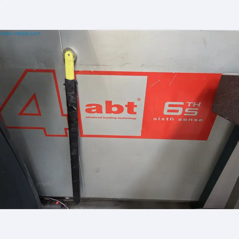 Automatic panel bending machine
-8