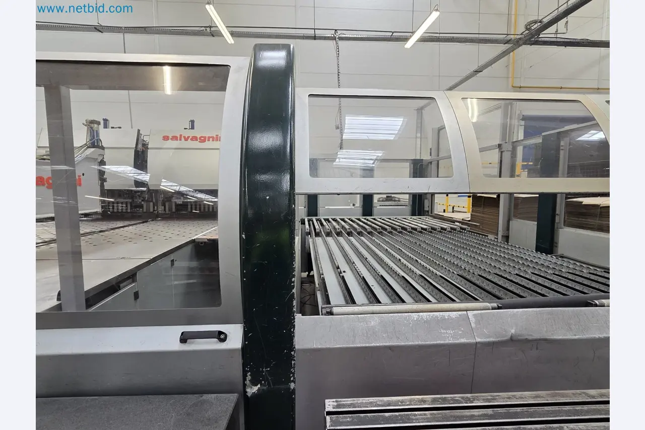 Automatic panel bending machine
-9