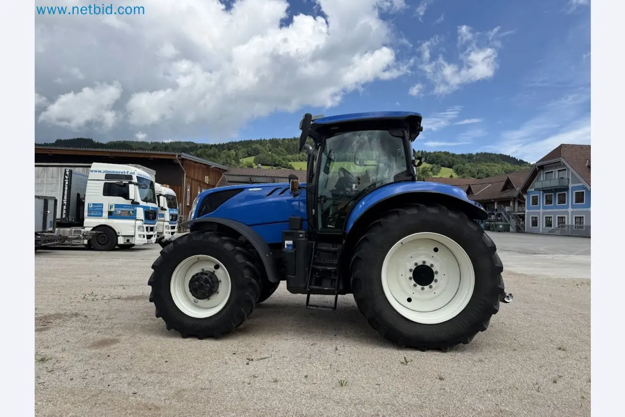 Agricultural tractor for professional use-11