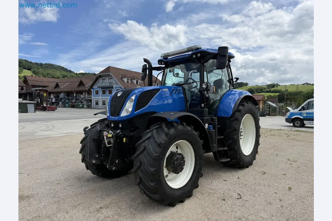 Agricultural tractor for professional use-12