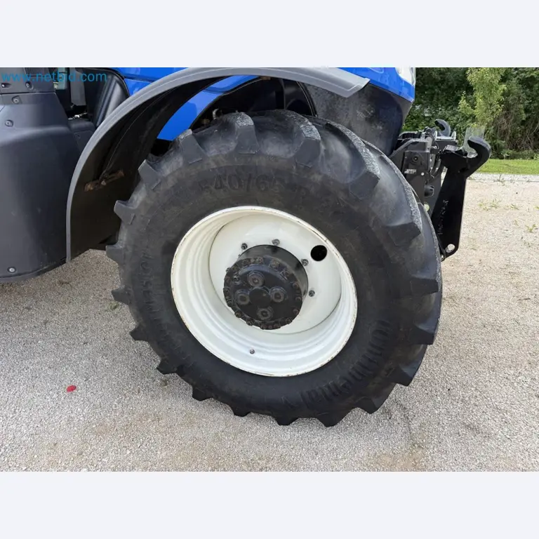 Agricultural tractor for professional use-13