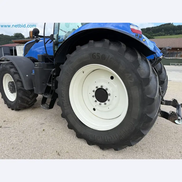 Agricultural tractor for professional use-17