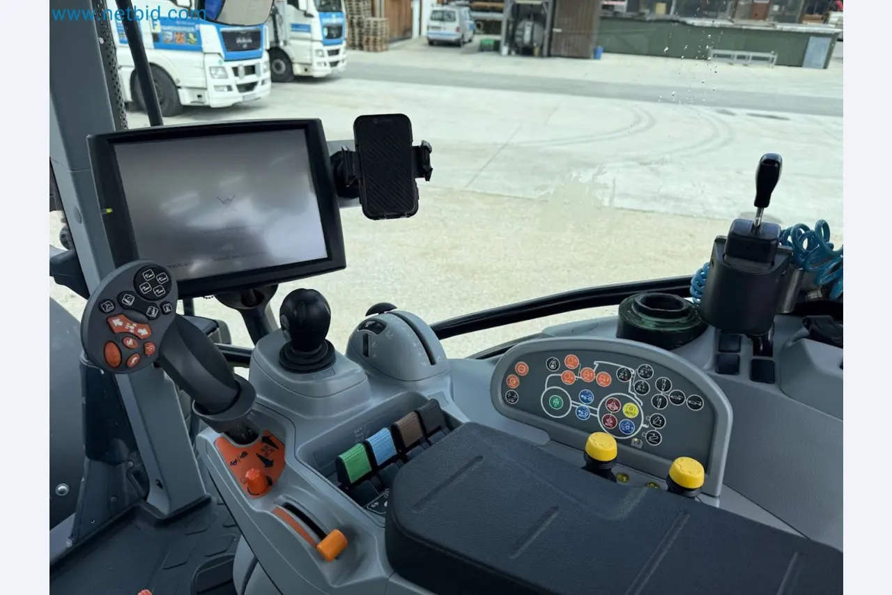 Agricultural tractor for professional use-19