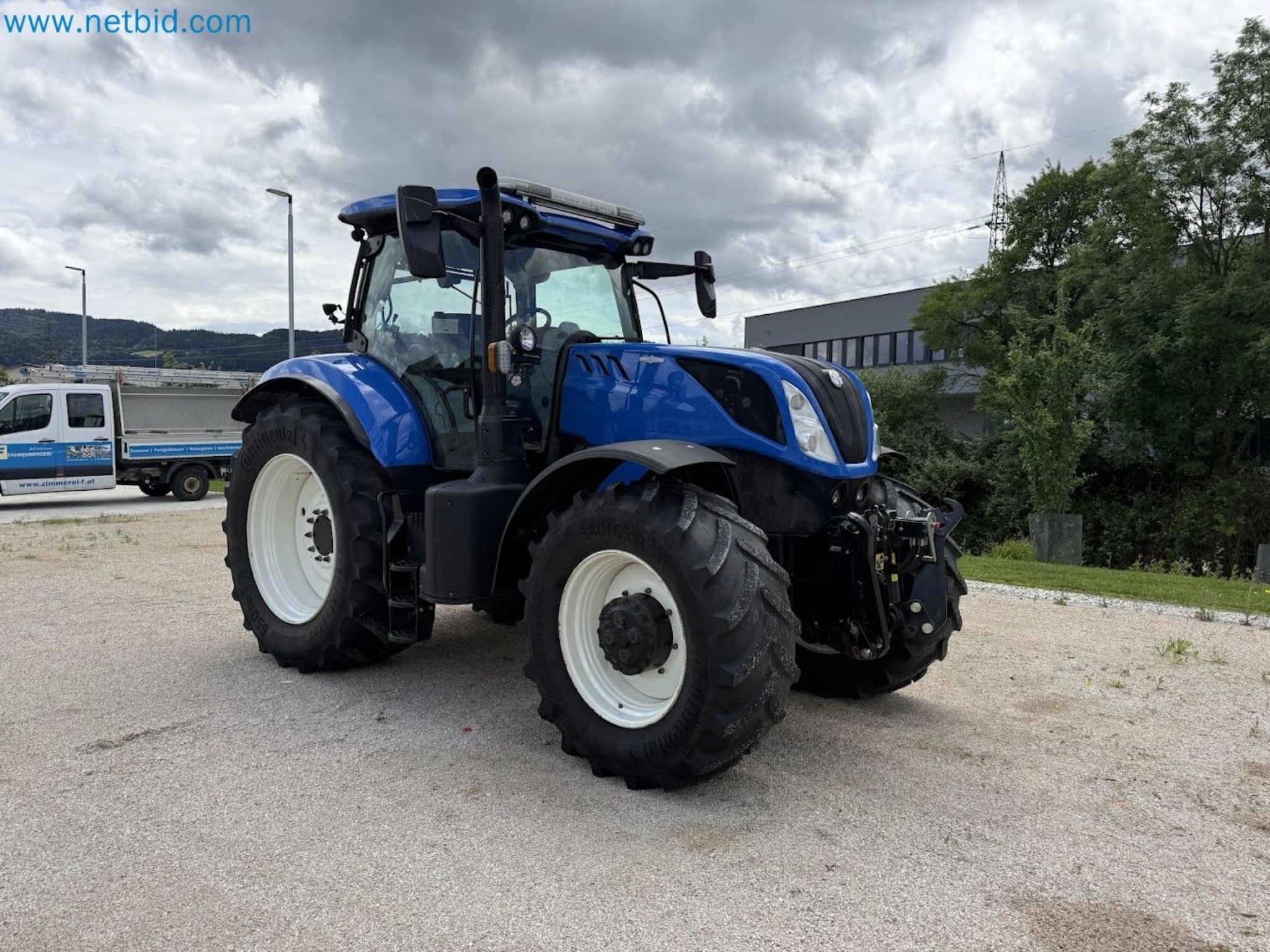 Agricultural tractor for professional use-1
