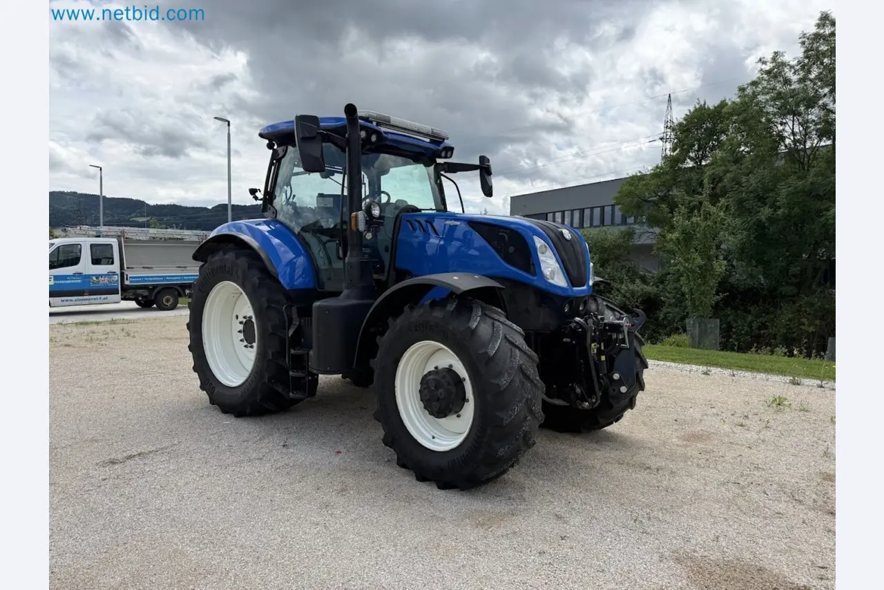 Agricultural tractor for professional use-1