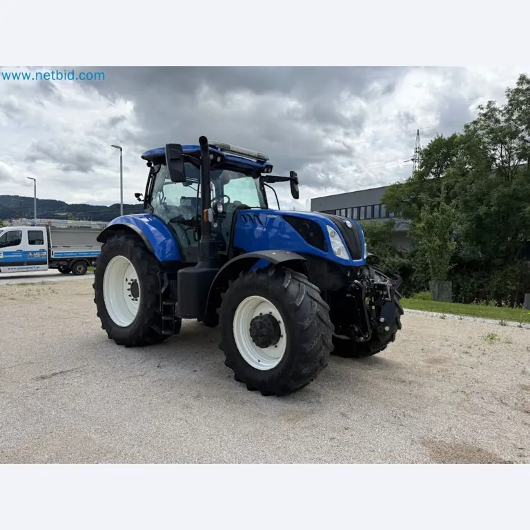 Agricultural tractor for professional use-1