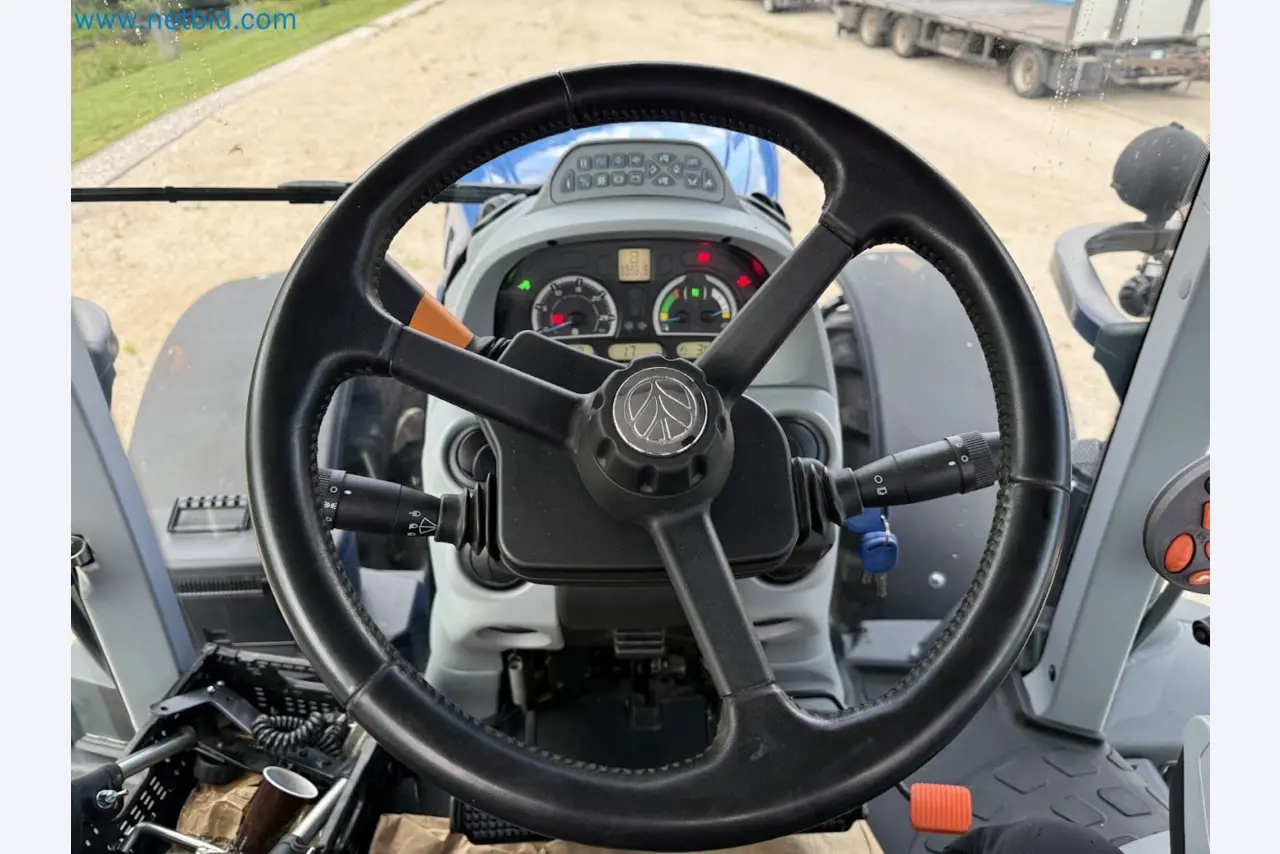 Agricultural tractor for professional use-22