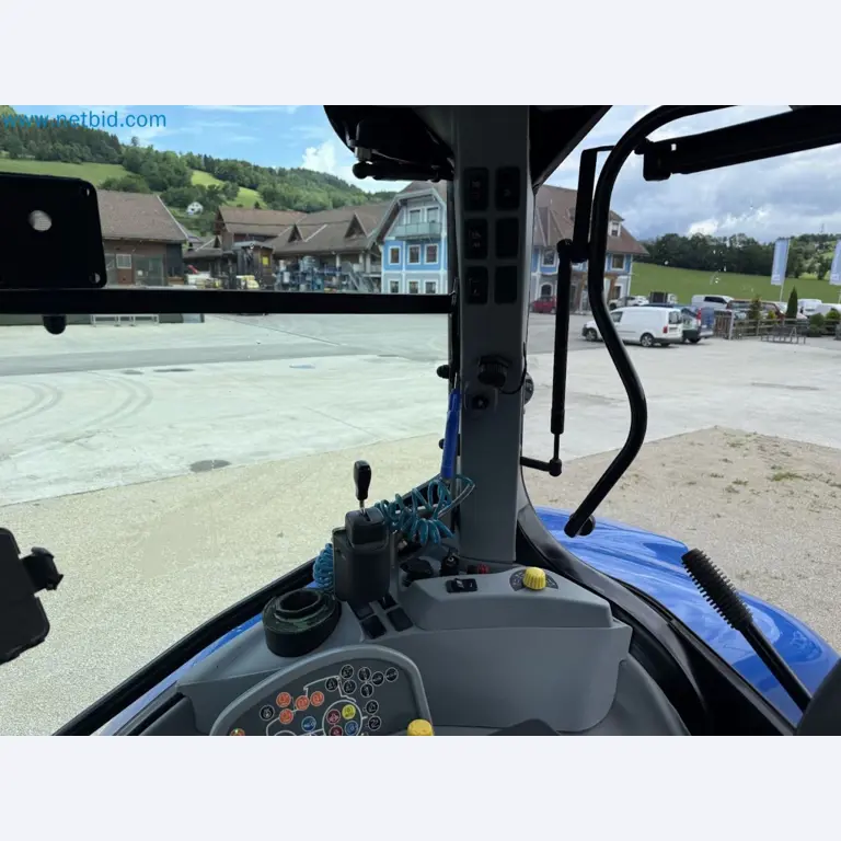 Agricultural tractor for professional use-27