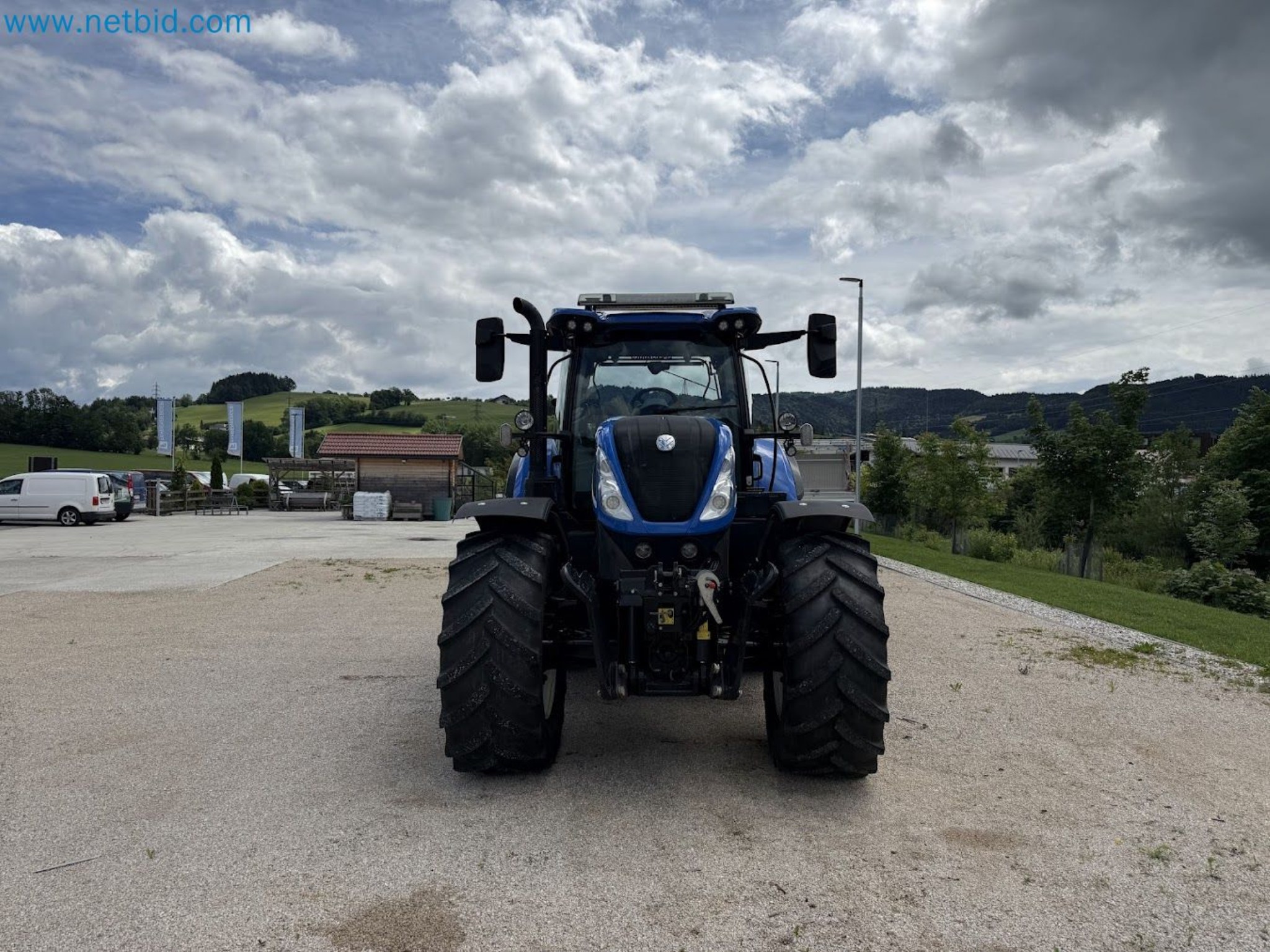 Agricultural tractor for professional use-2