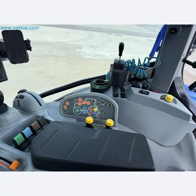 Agricultural tractor for professional use-30