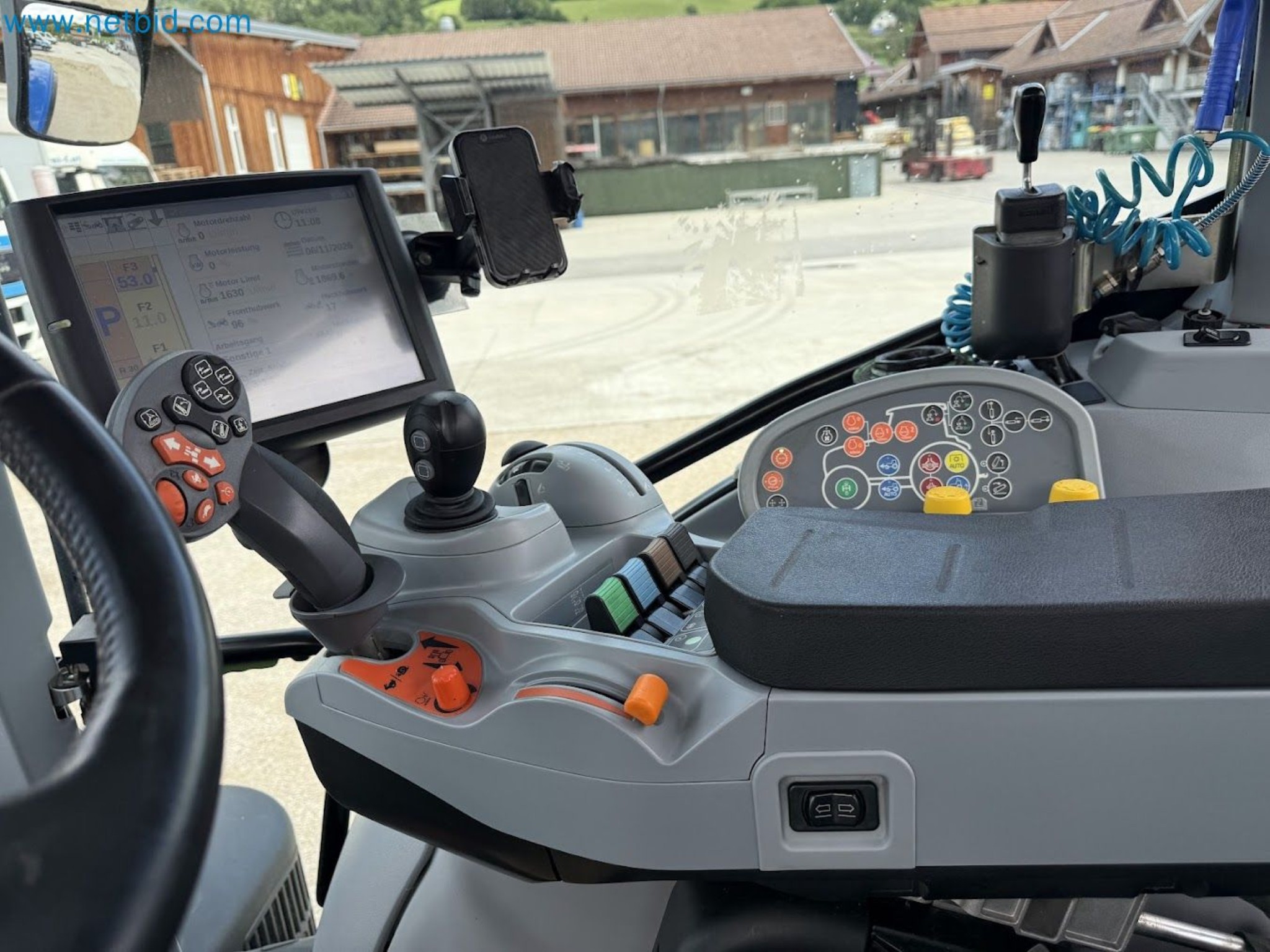 Agricultural tractor for professional use-33
