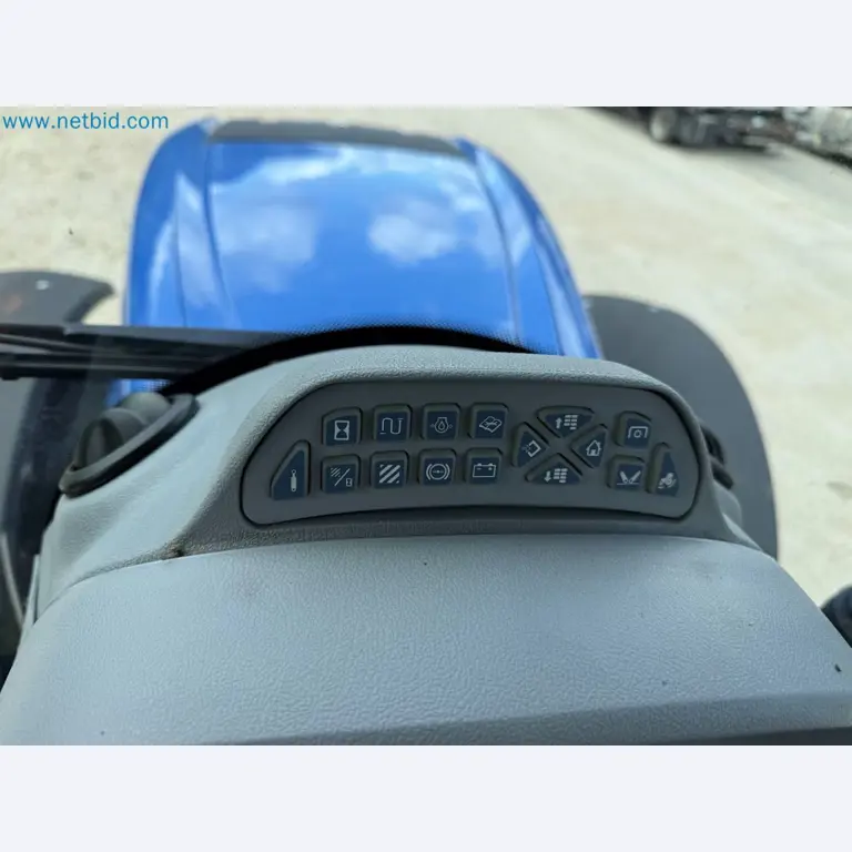Agricultural tractor for professional use-35