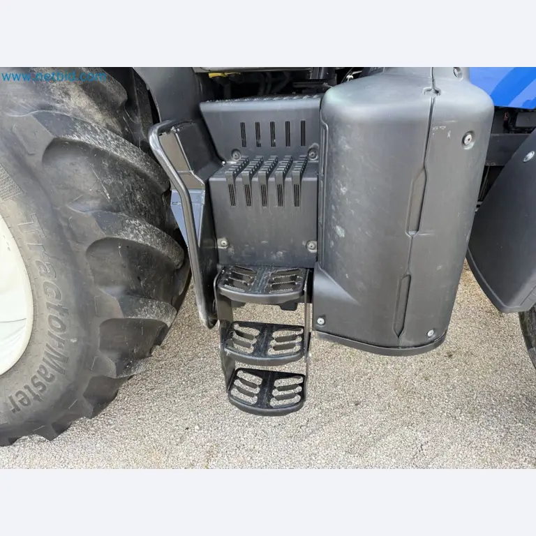 Agricultural tractor for professional use-36