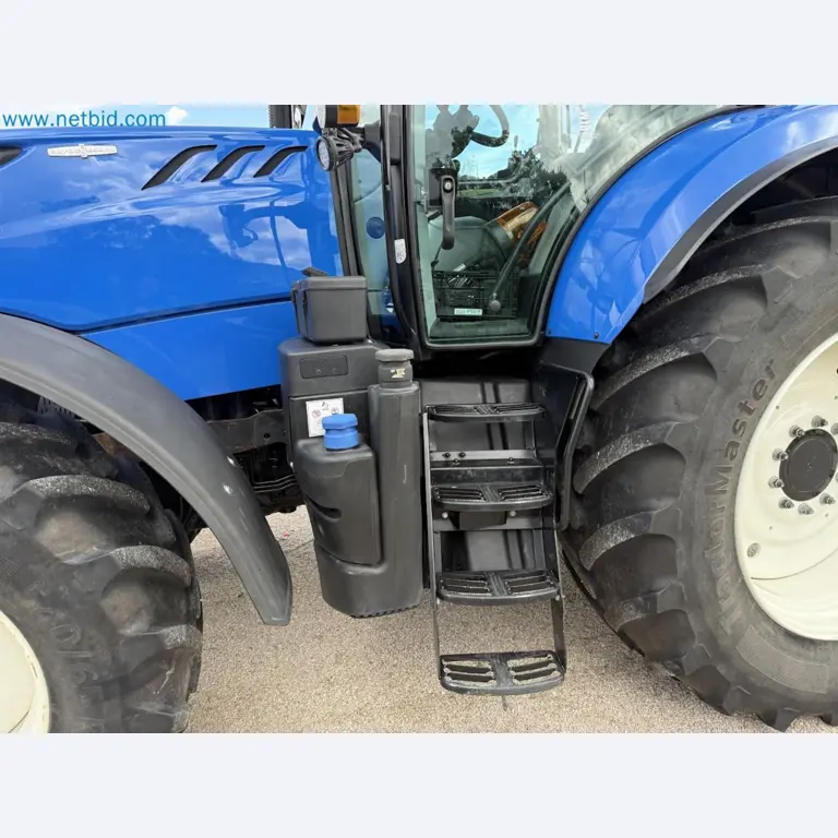 Agricultural tractor for professional use-37