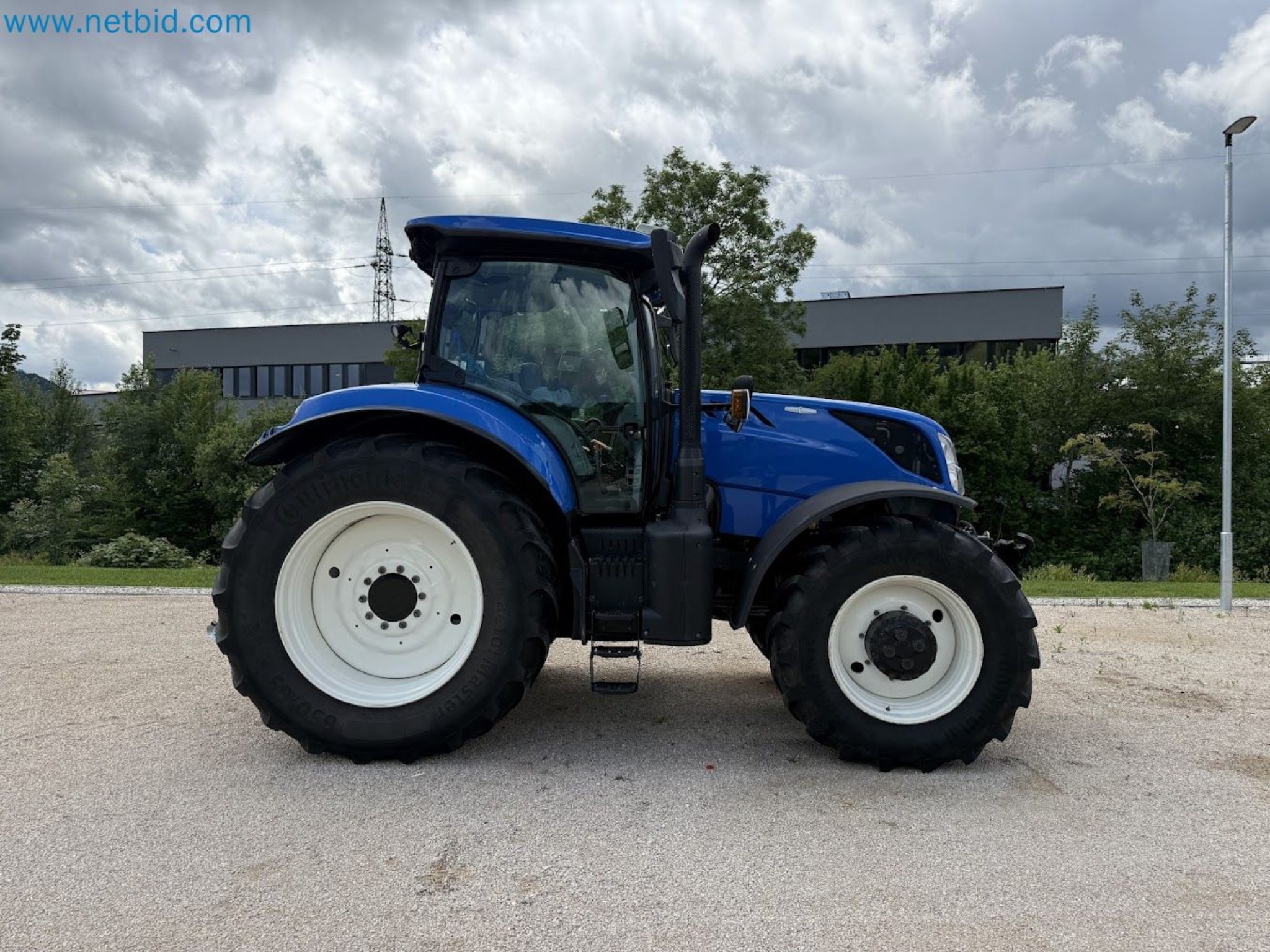 Agricultural tractor for professional use-3