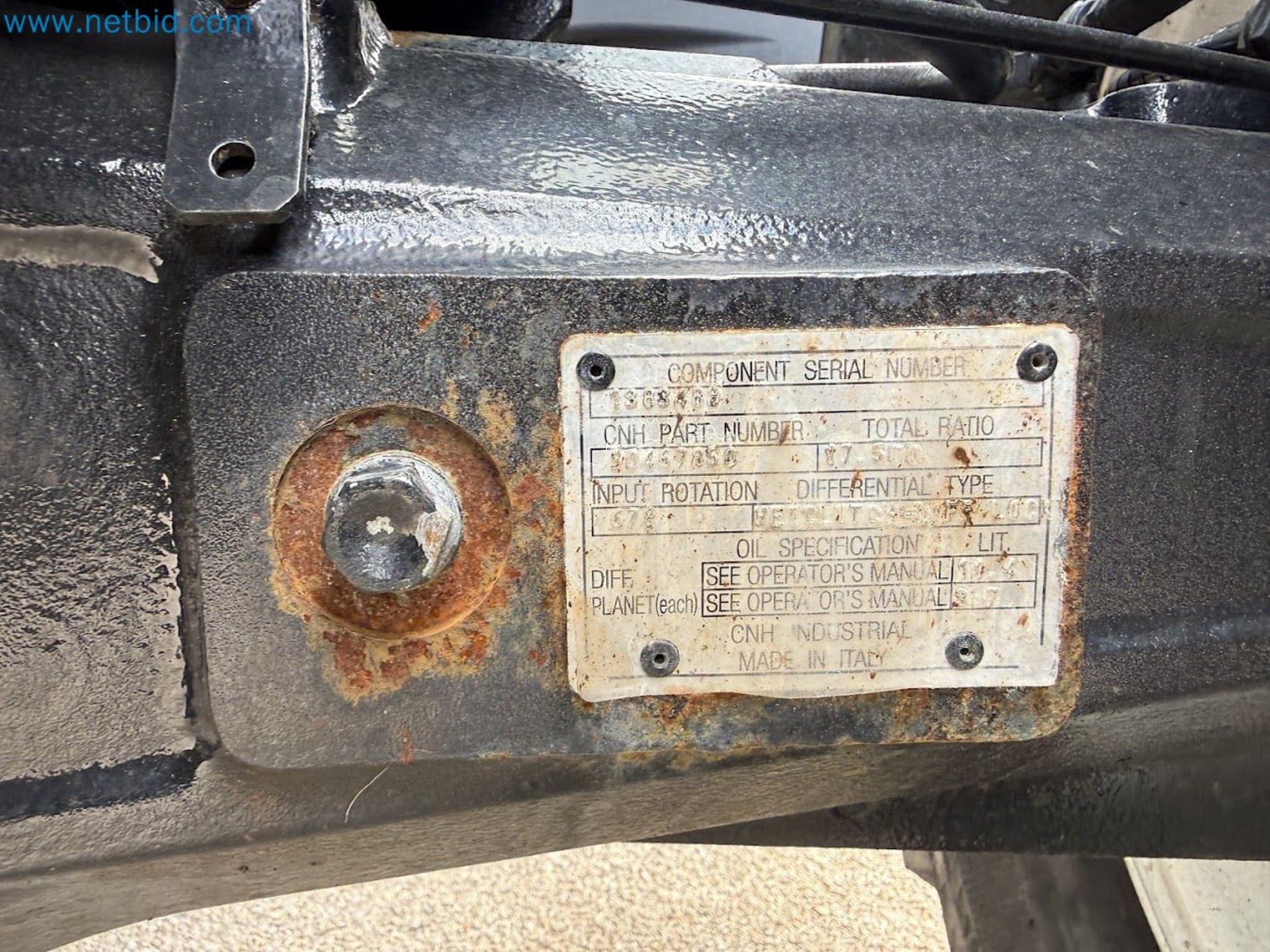 Agricultural tractor for professional use-42