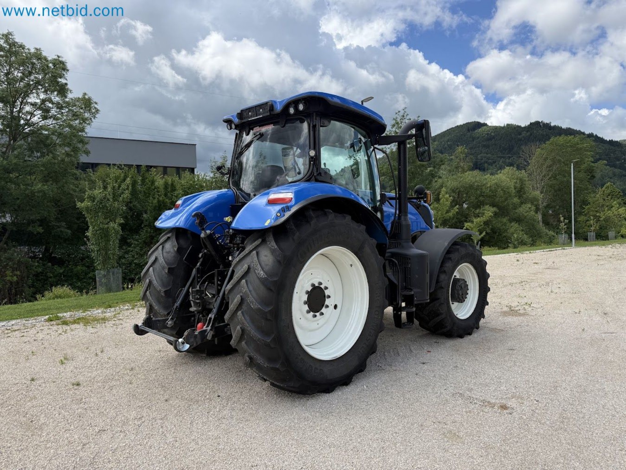 Agricultural tractor for professional use-4
