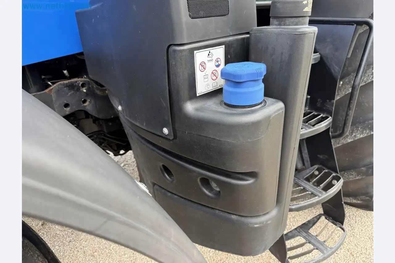 Agricultural tractor for professional use-50