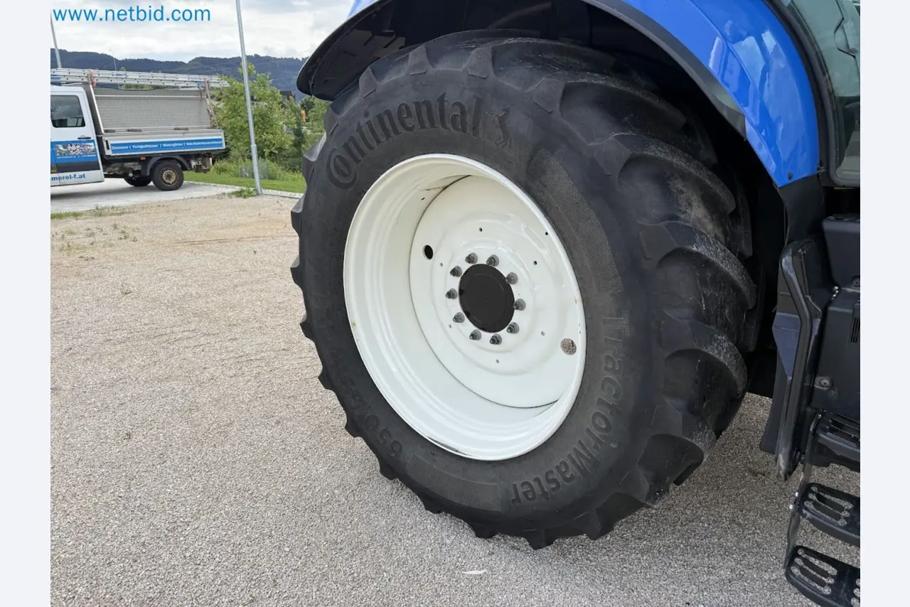 Agricultural tractor for professional use-54