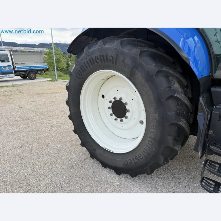 Agricultural tractor for professional use-54