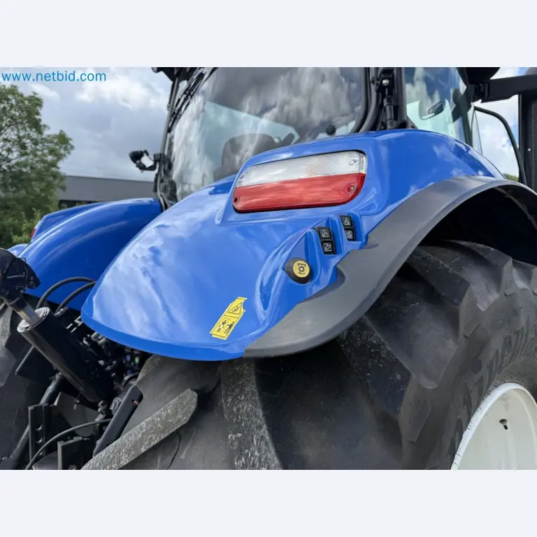 Agricultural tractor for professional use-55