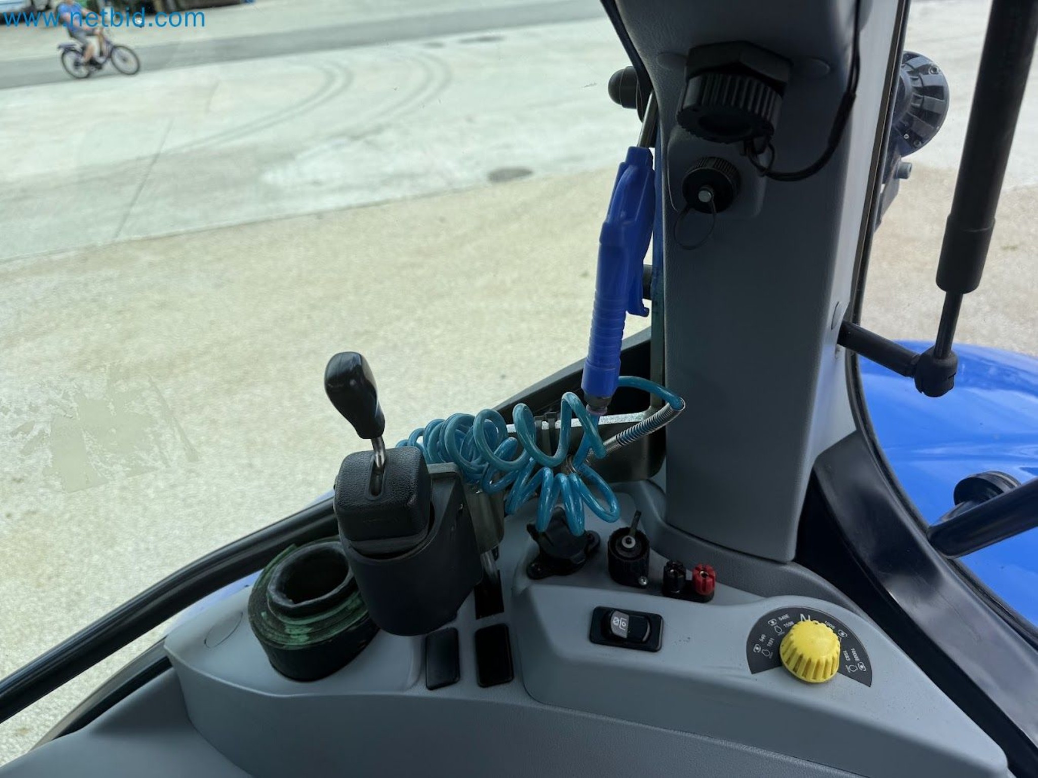 Agricultural tractor for professional use-57