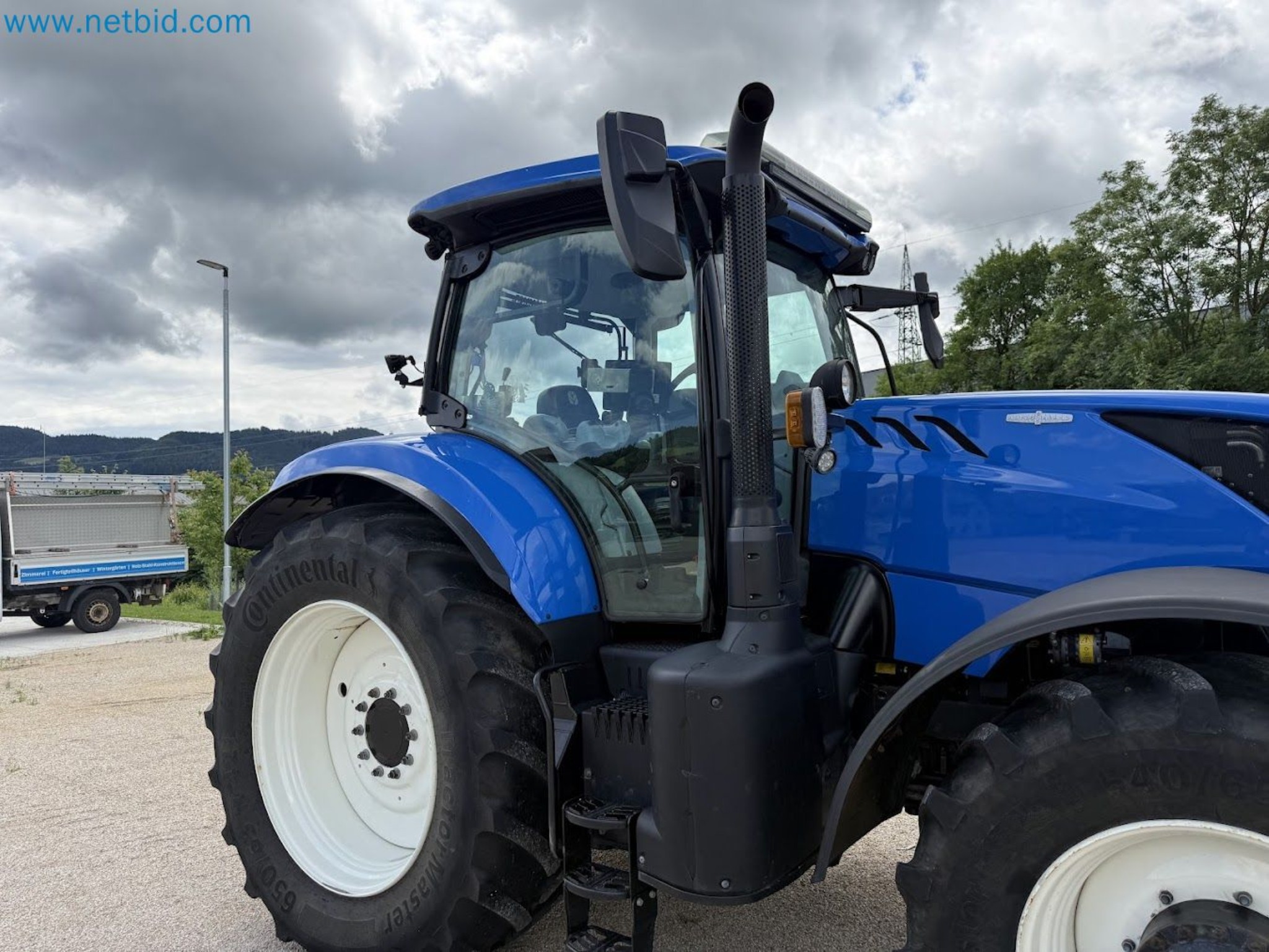 Agricultural tractor for professional use-59