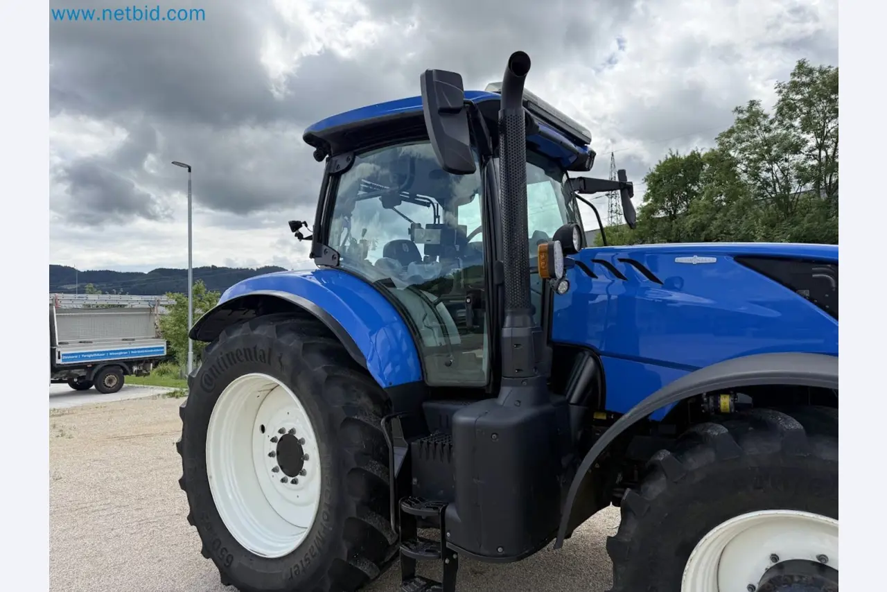 Agricultural tractor for professional use-59