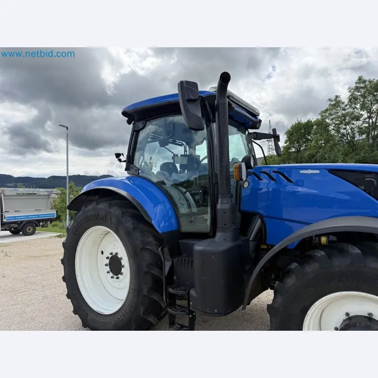 Agricultural tractor for professional use-59