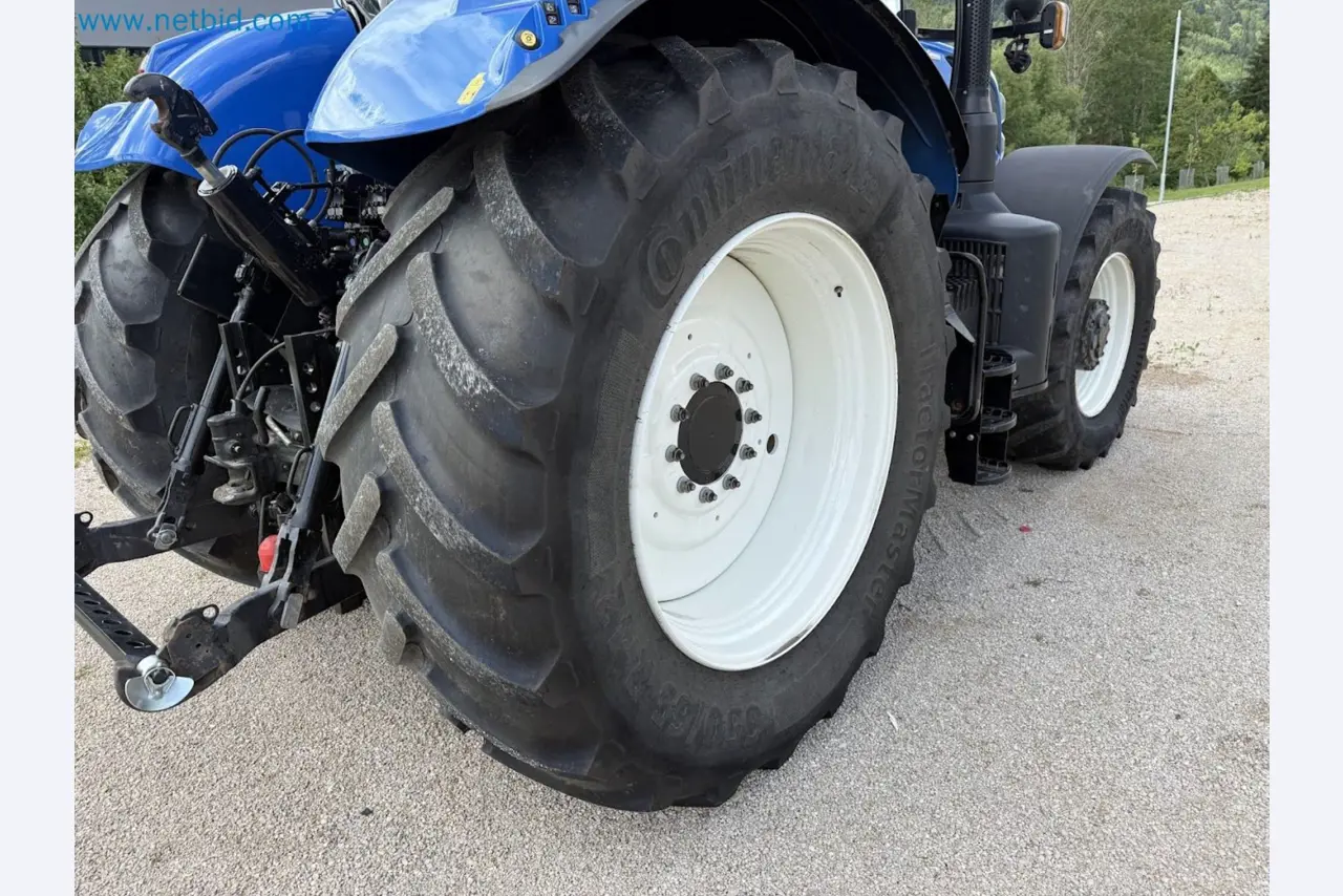 Agricultural tractor for professional use-61