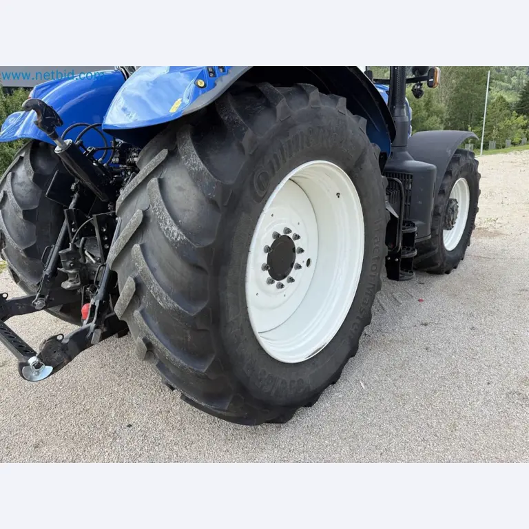 Agricultural tractor for professional use-61