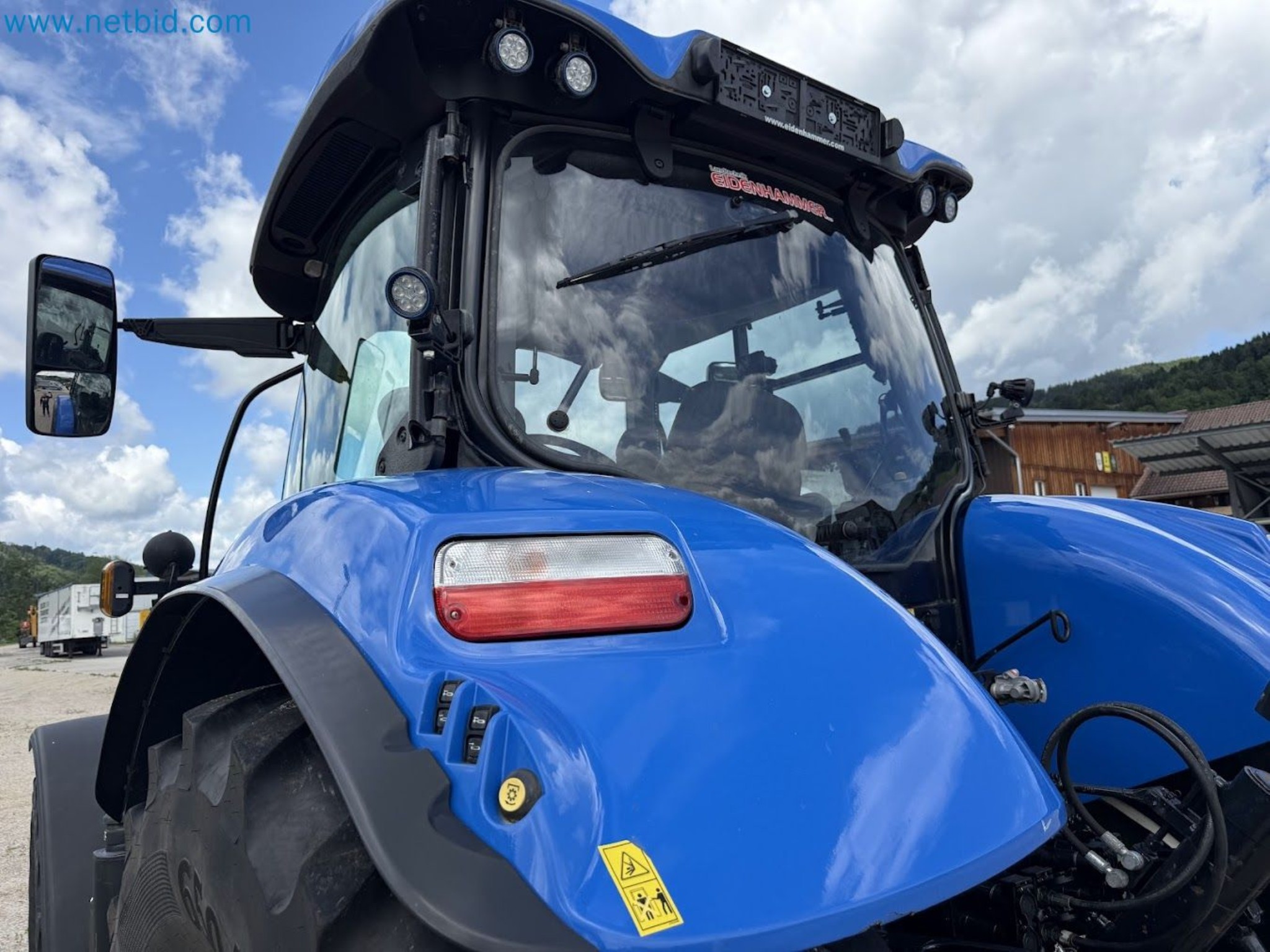Agricultural tractor for professional use-62