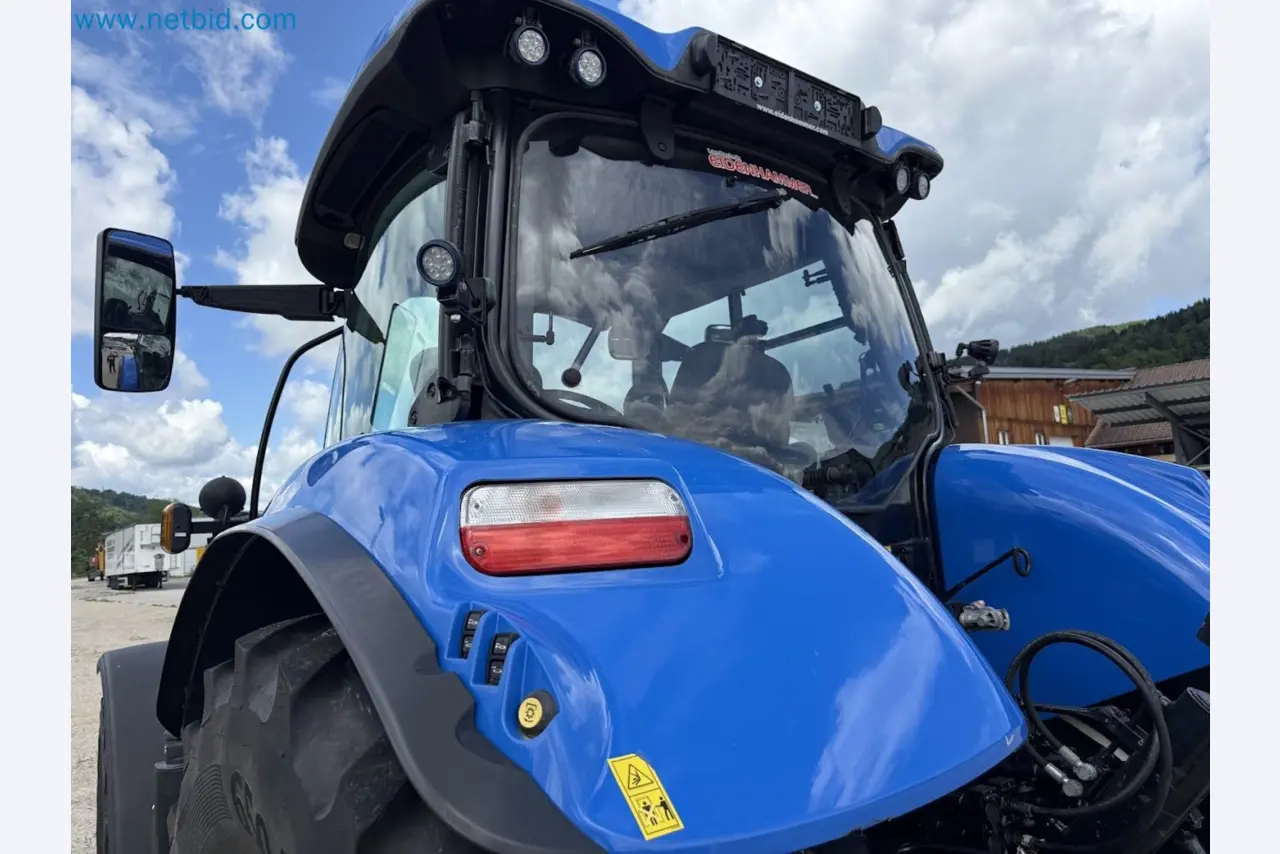 Agricultural tractor for professional use-62