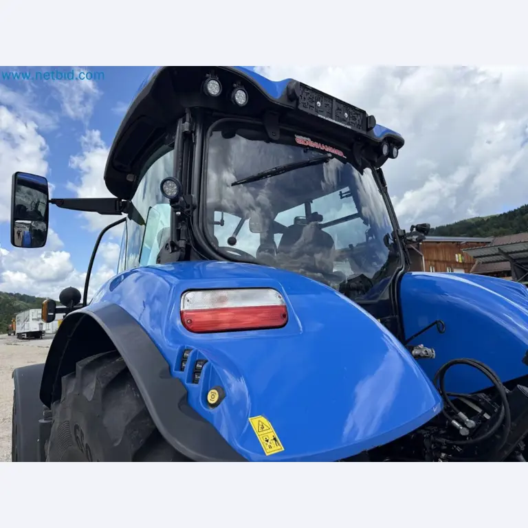Agricultural tractor for professional use-62