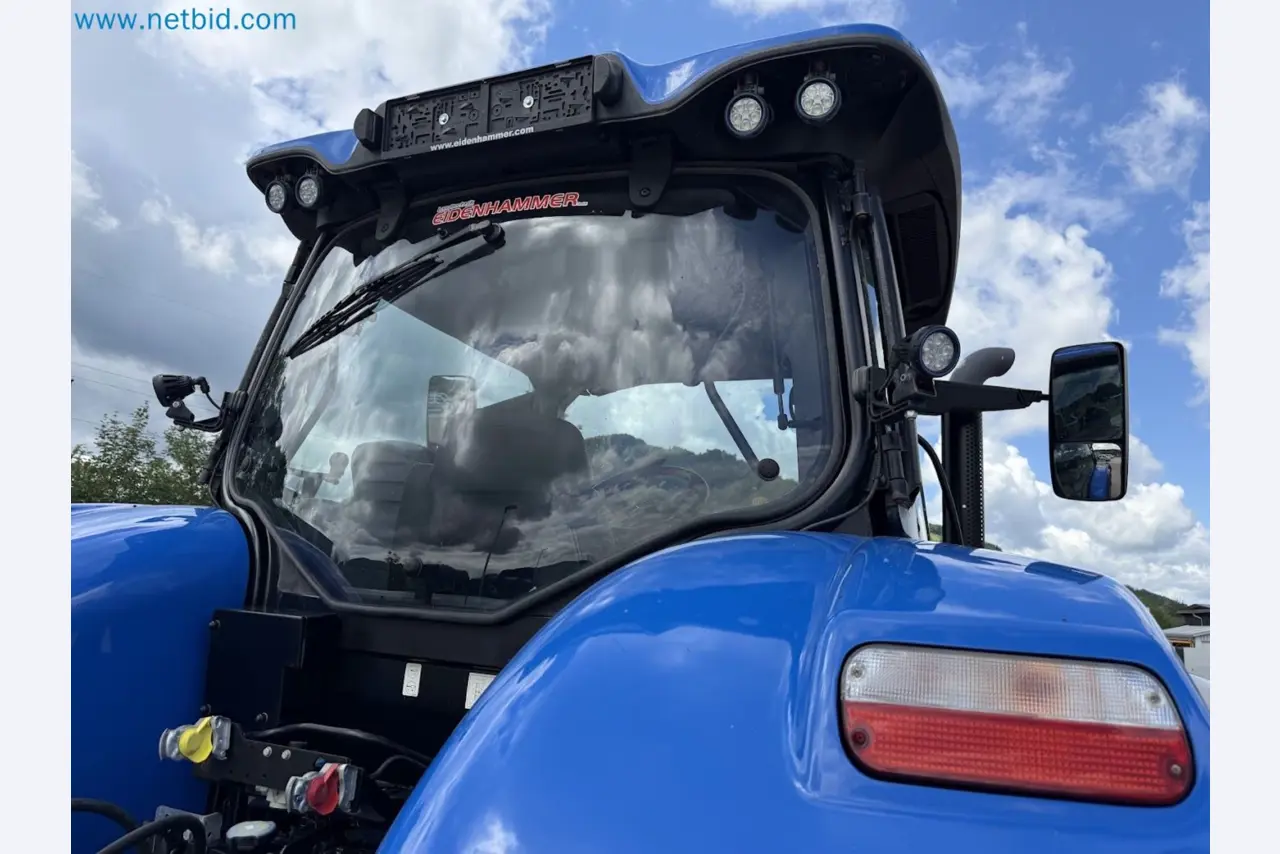 Agricultural tractor for professional use-63