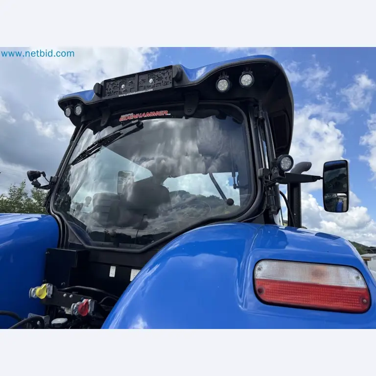 Agricultural tractor for professional use-63