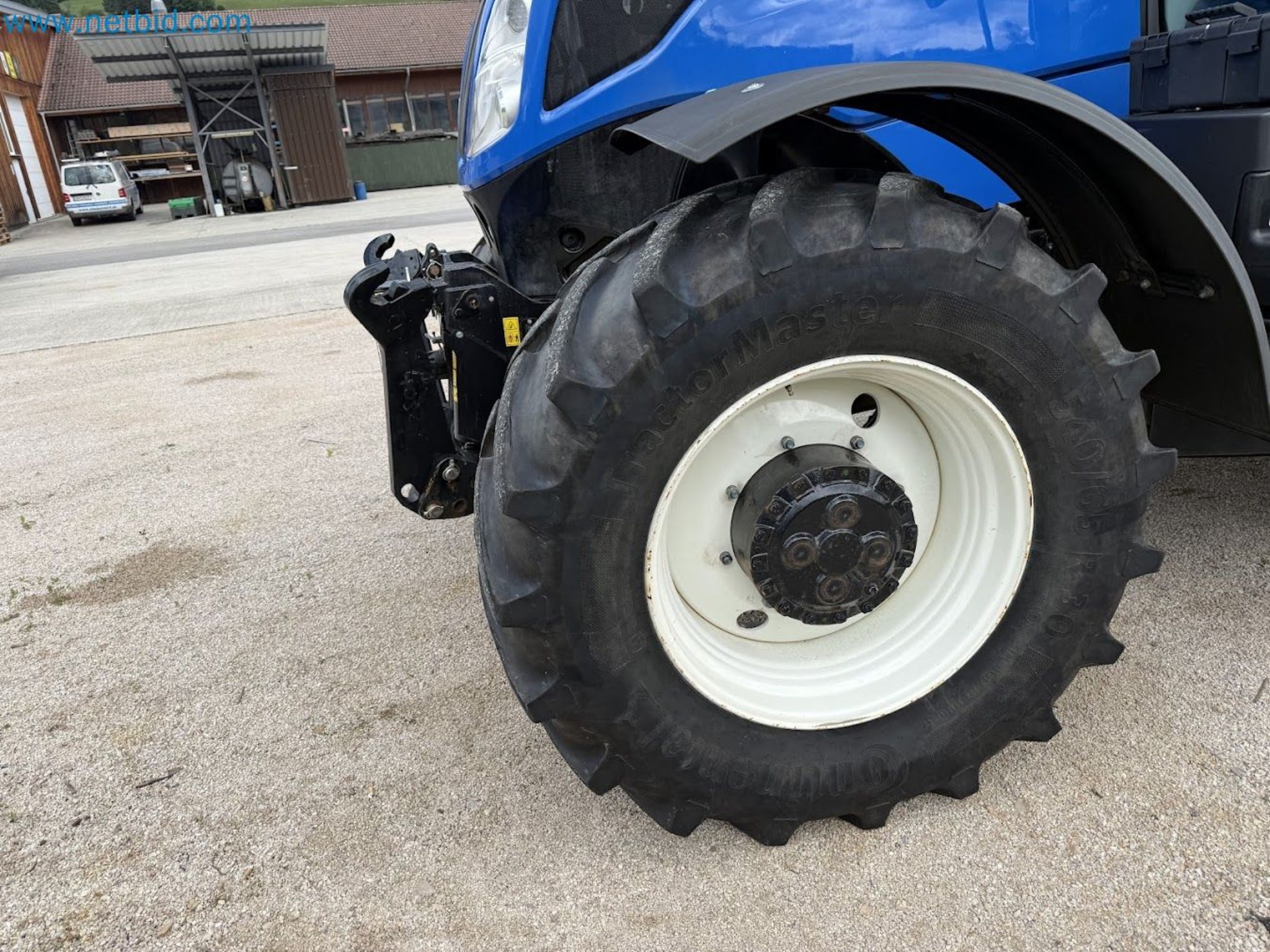 Agricultural tractor for professional use-64