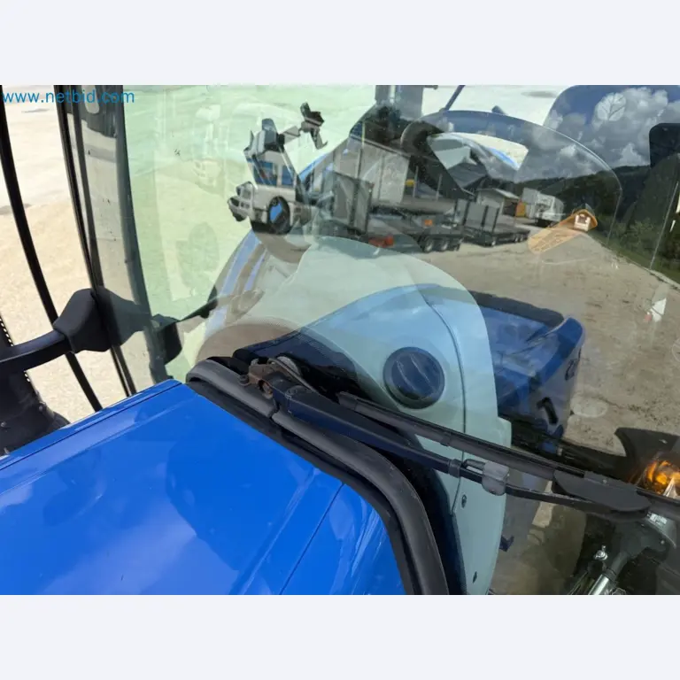 Agricultural tractor for professional use-67
