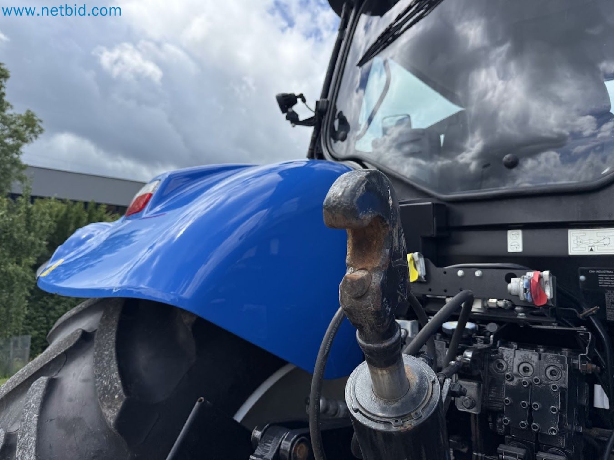 Agricultural tractor for professional use-76